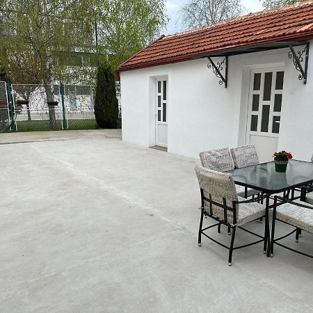 Apartmani Emily & Jully Niksic Exterior photo