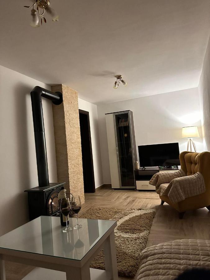 Apartmani Emily & Jully Niksic Exterior photo