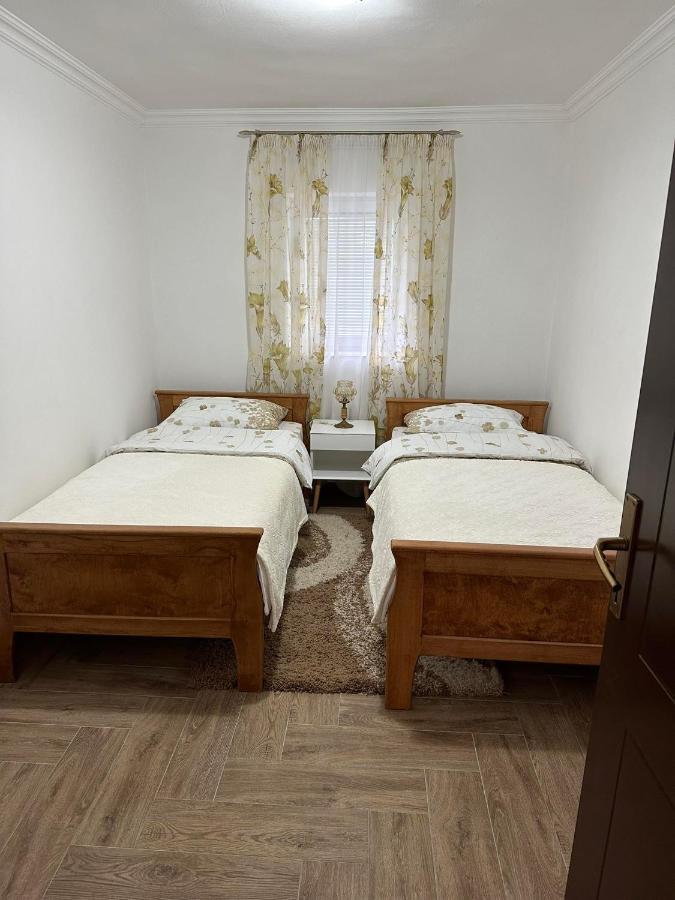Apartmani Emily & Jully Niksic Exterior photo